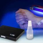 UV-Stempelfarbe ohne Öl, ideal für den Einsatz an der Discothekentür